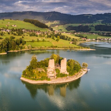 image de l'ile d'ogoz en gruyère